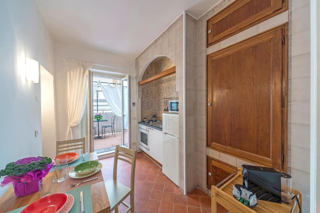 Trevi Domus Avignonesi Apartman Róma Kültér fotó