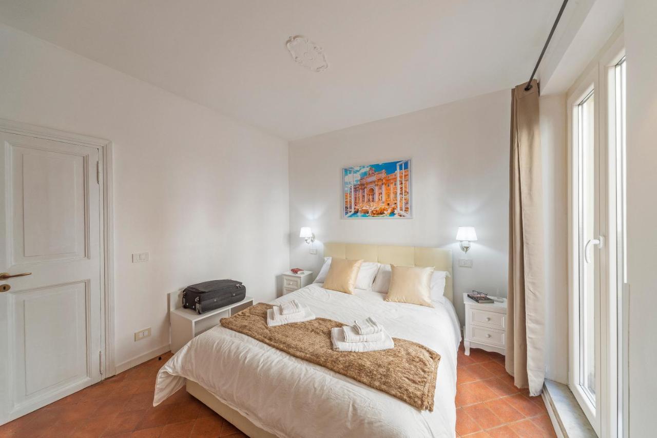 Trevi Domus Avignonesi Apartman Róma Kültér fotó